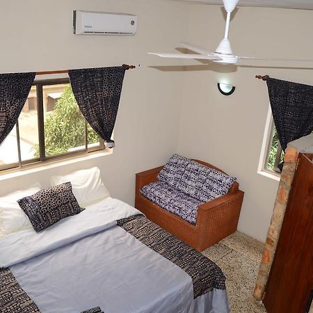 The Sleepy Hippo Hotel Accra Esterno foto