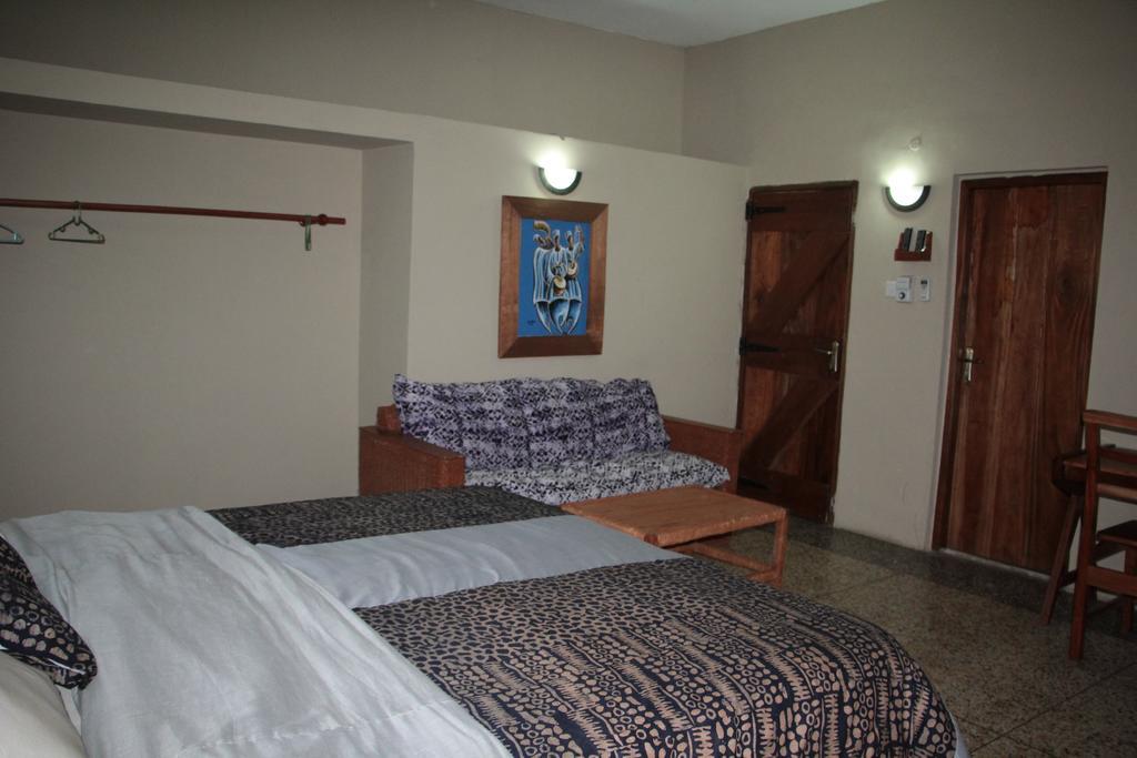 The Sleepy Hippo Hotel Accra Esterno foto