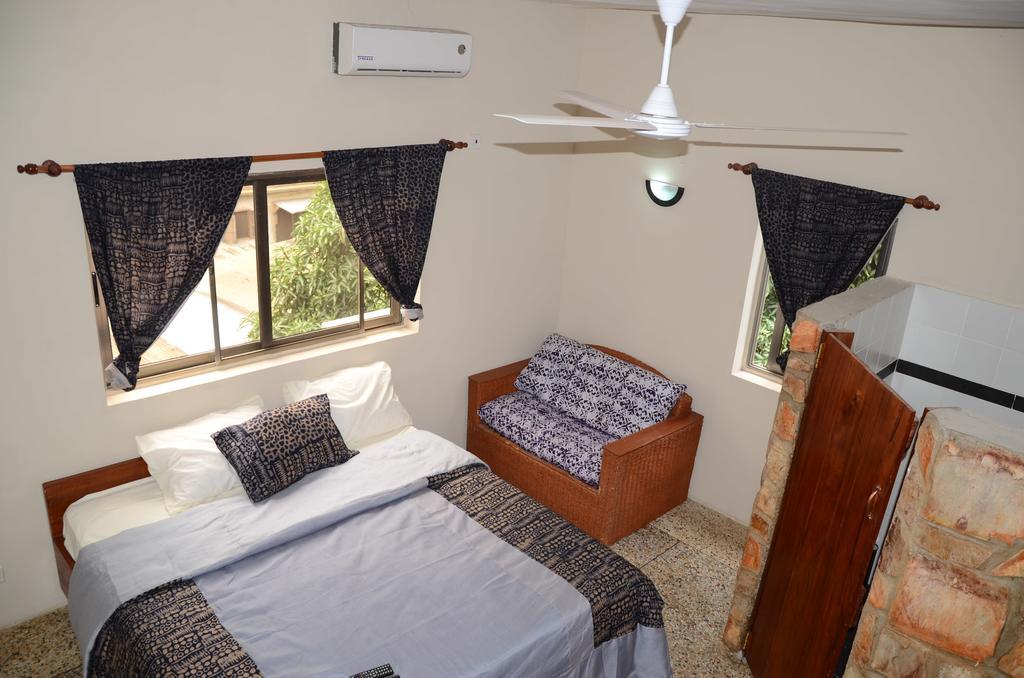 The Sleepy Hippo Hotel Accra Esterno foto