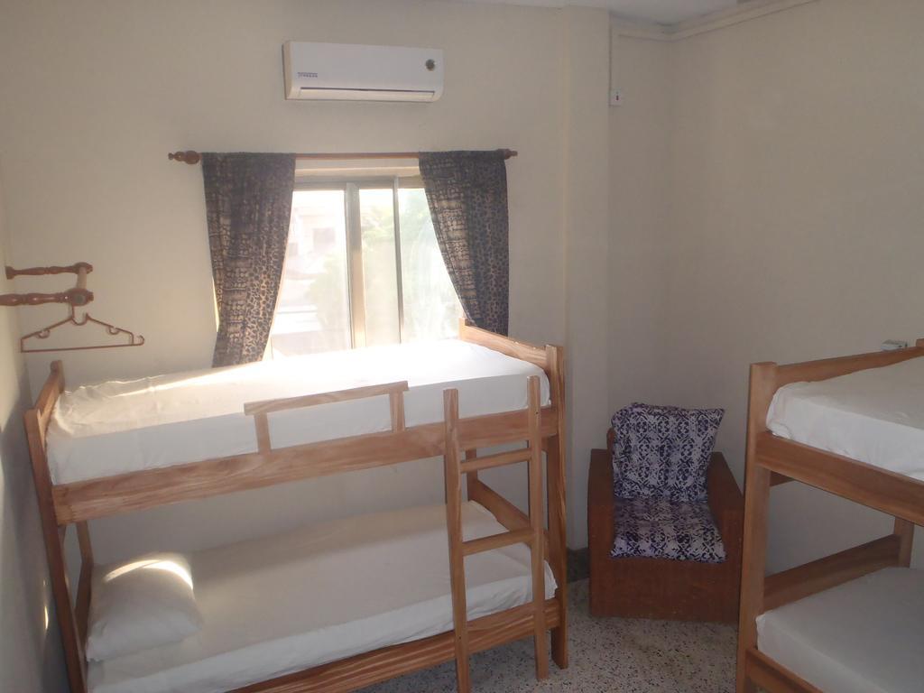The Sleepy Hippo Hotel Accra Esterno foto