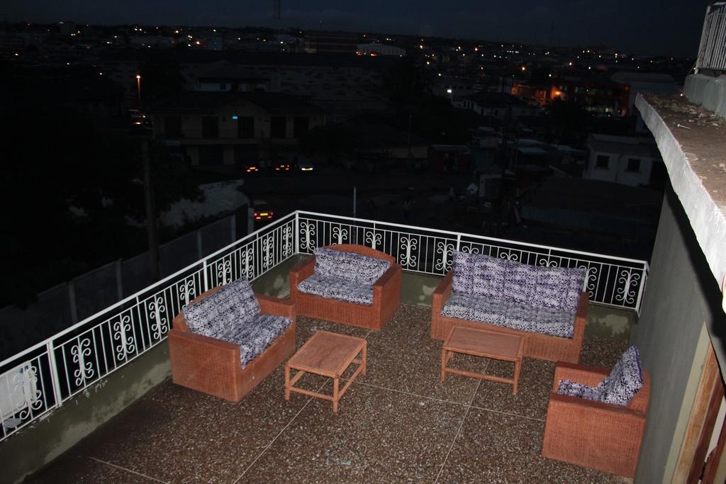 The Sleepy Hippo Hotel Accra Esterno foto