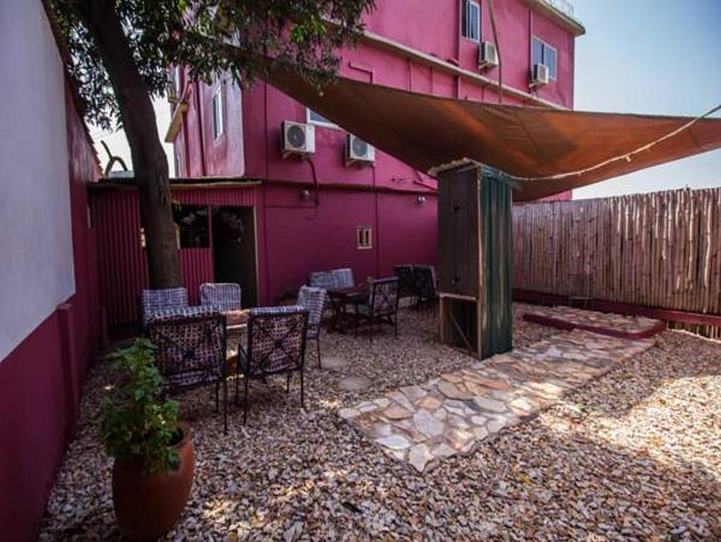 The Sleepy Hippo Hotel Accra Esterno foto